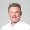 Herr Philip Kobel im Porträt